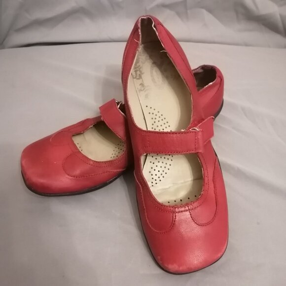 Sweet Mary Jane - Picture 1 of 13